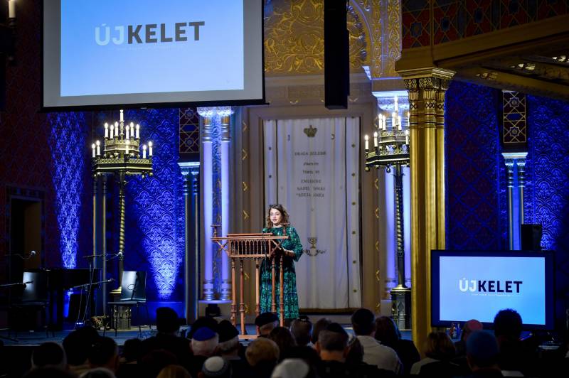 4096-2726-max (5).jpg